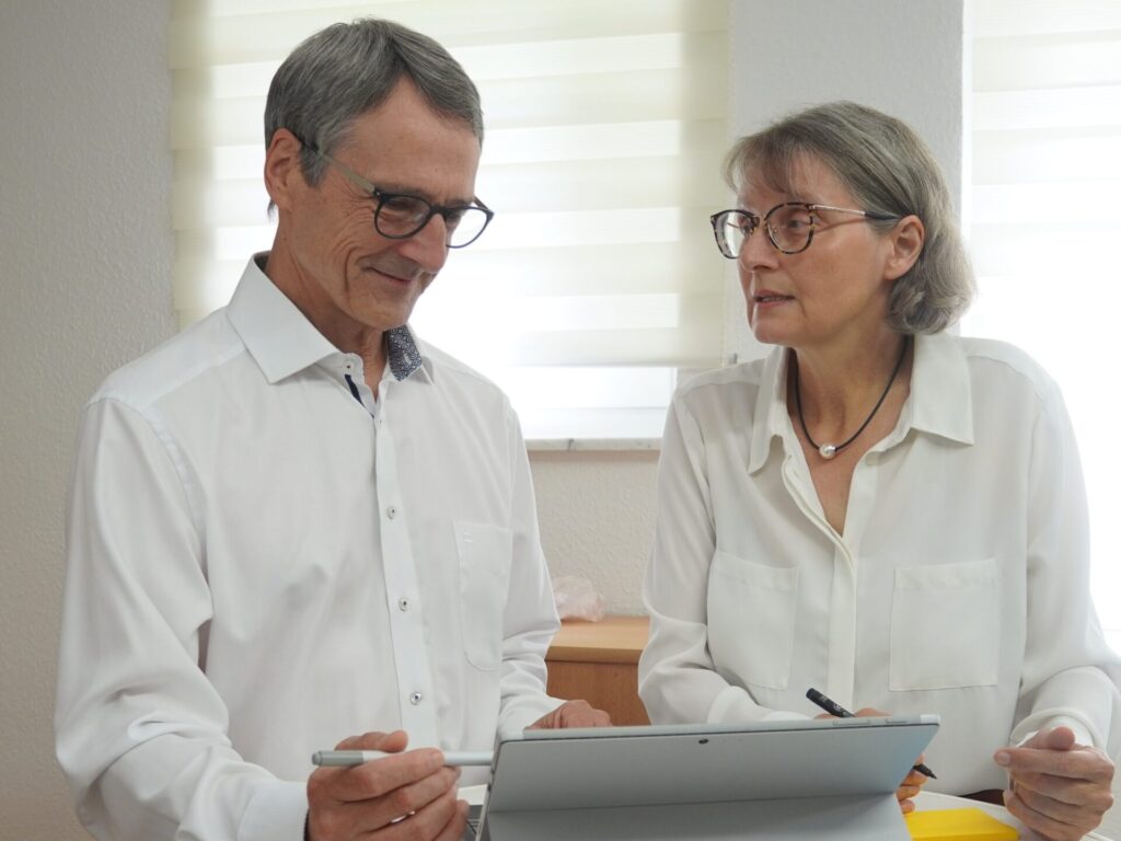 Andrea + Volker Wetzel im Gespräch zu Nachfolgefähigkeit Andrea + Volker Wetzel im Gespräch zu Nachfolgefähigkeit